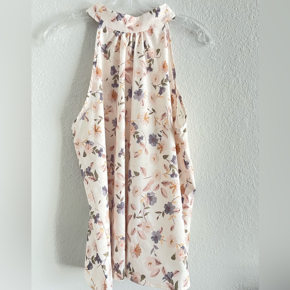 Feminine Floral Halter Tank - Picture 5 of 8